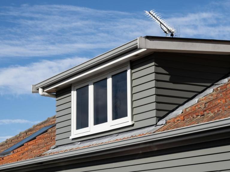 Bardage de toiture à Longuenesse : nos conseils pour un choix durable
